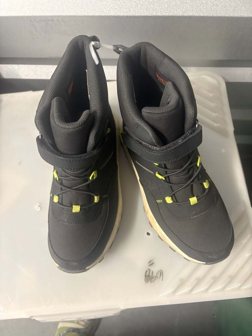 Cat & Jack Winter Boots Size 5 Charcoal Gray Thermolite EcoMade